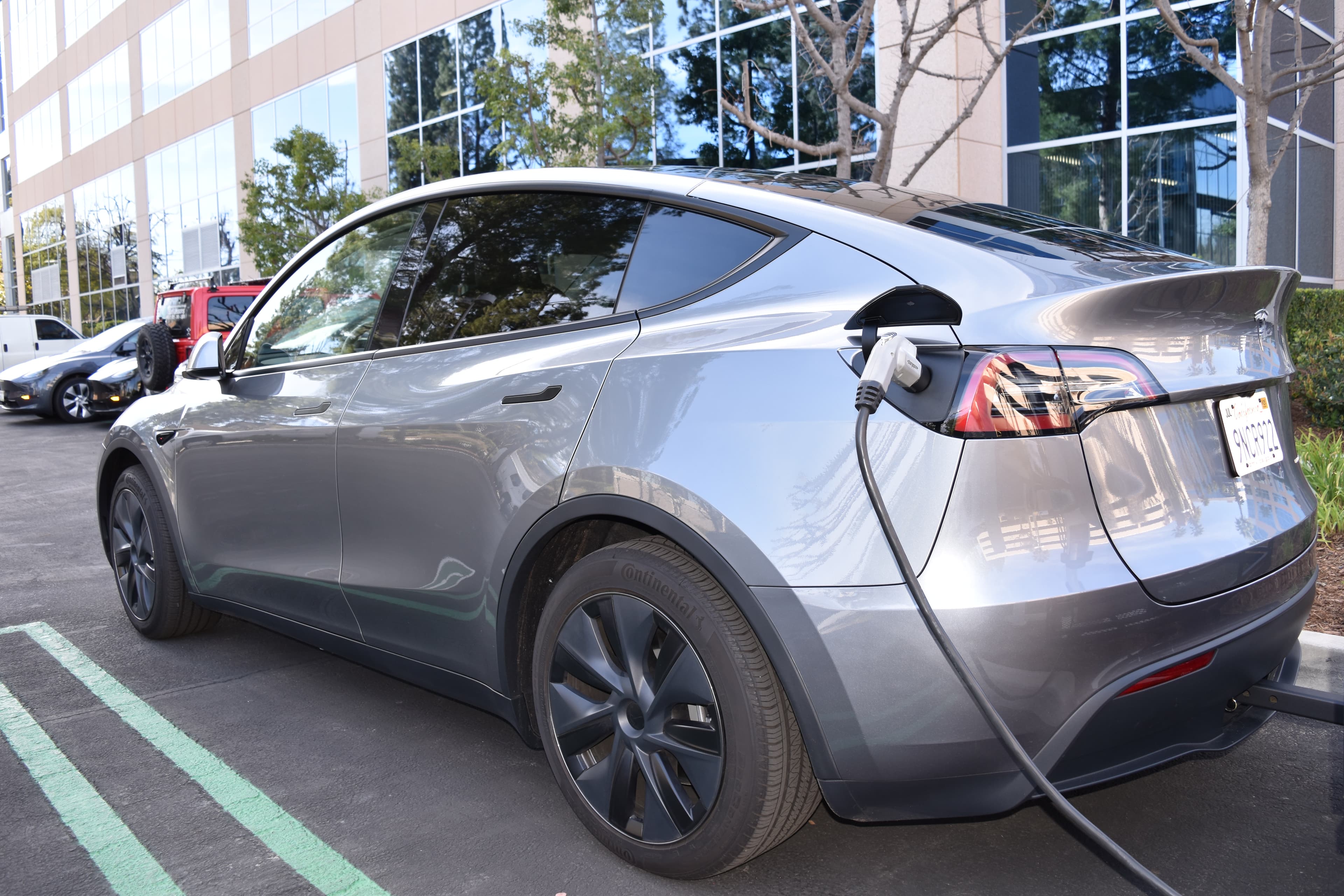 Tesla Model Y thumbnail