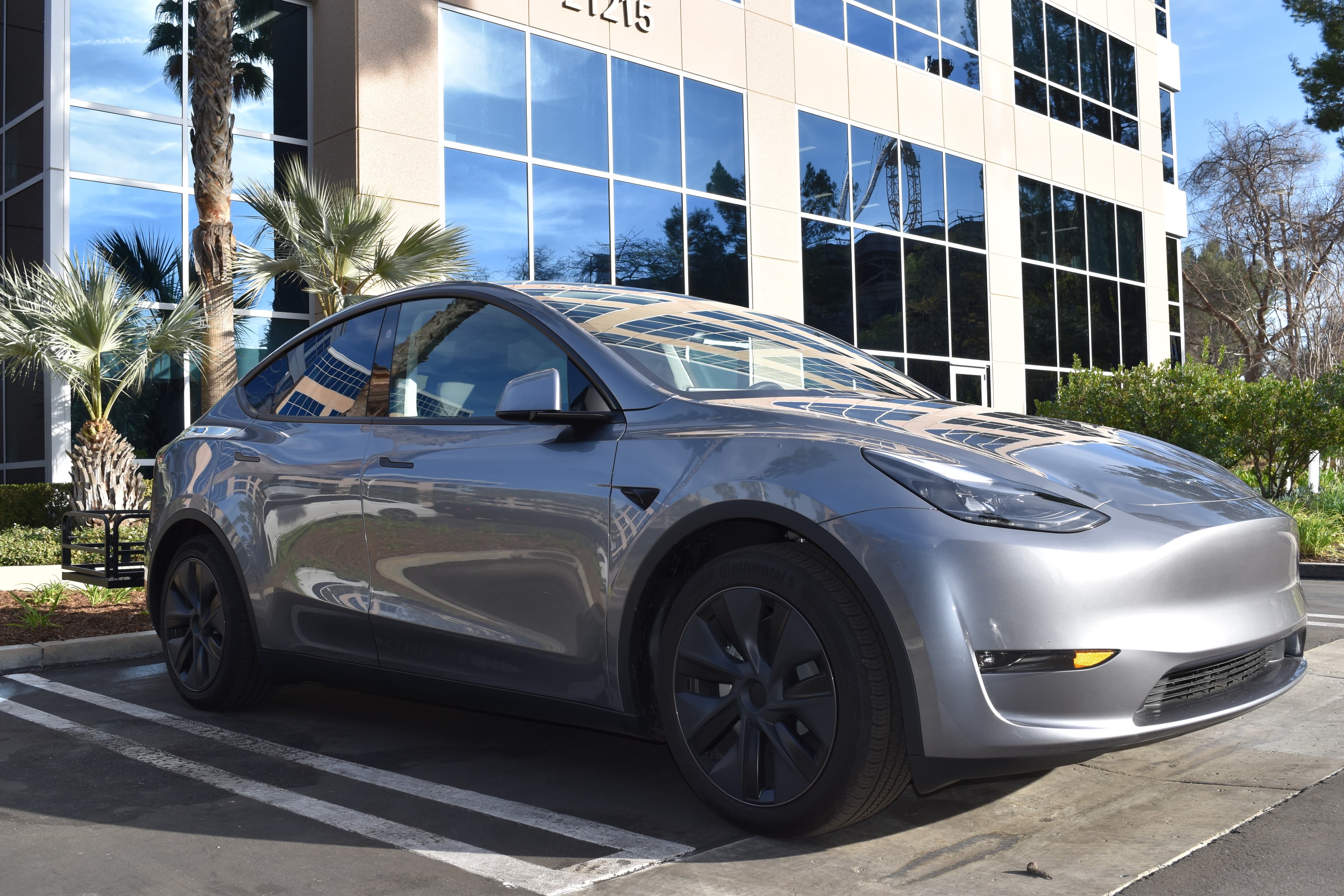 Tesla Model Y thumbnail
