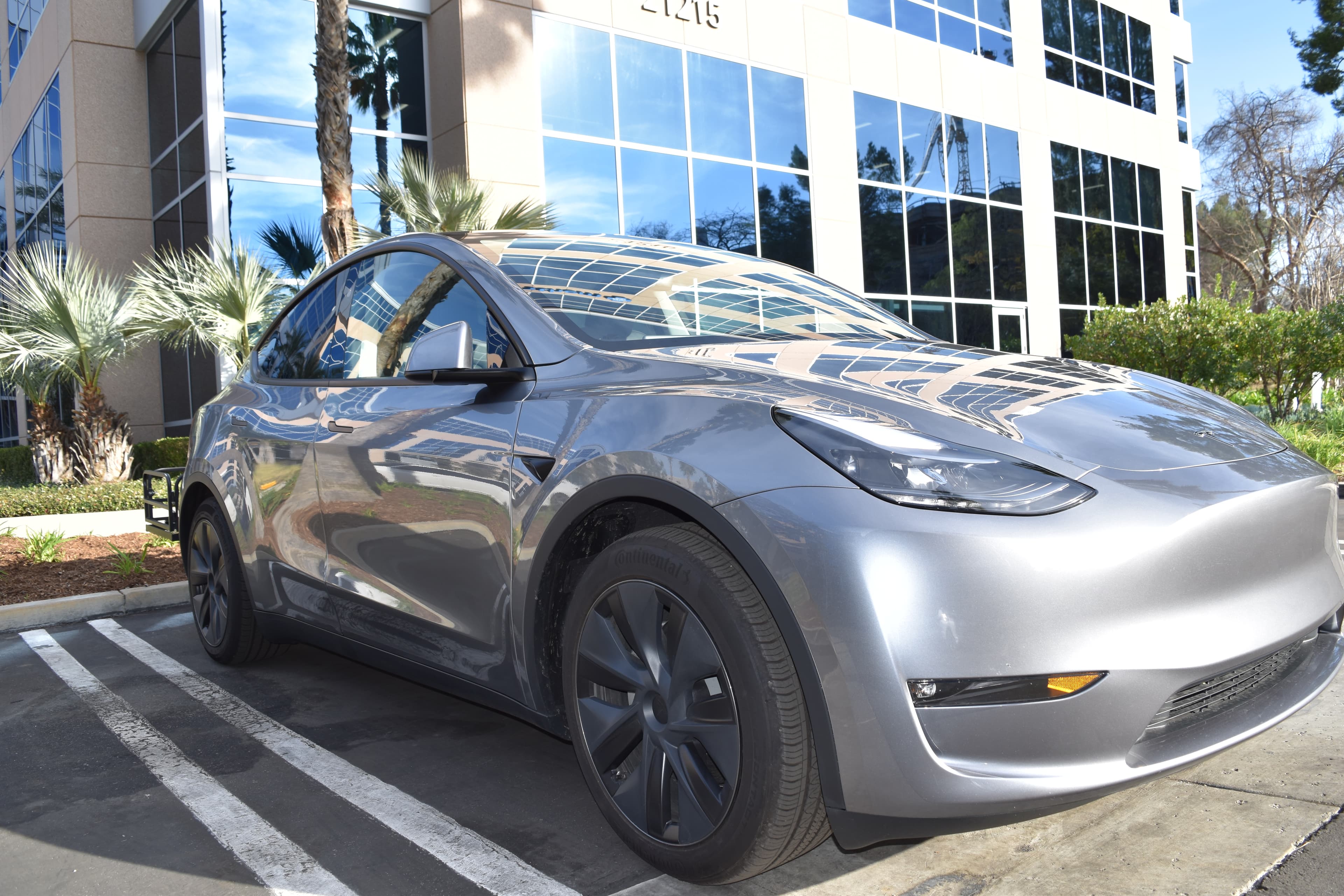 Tesla Model Y thumbnail