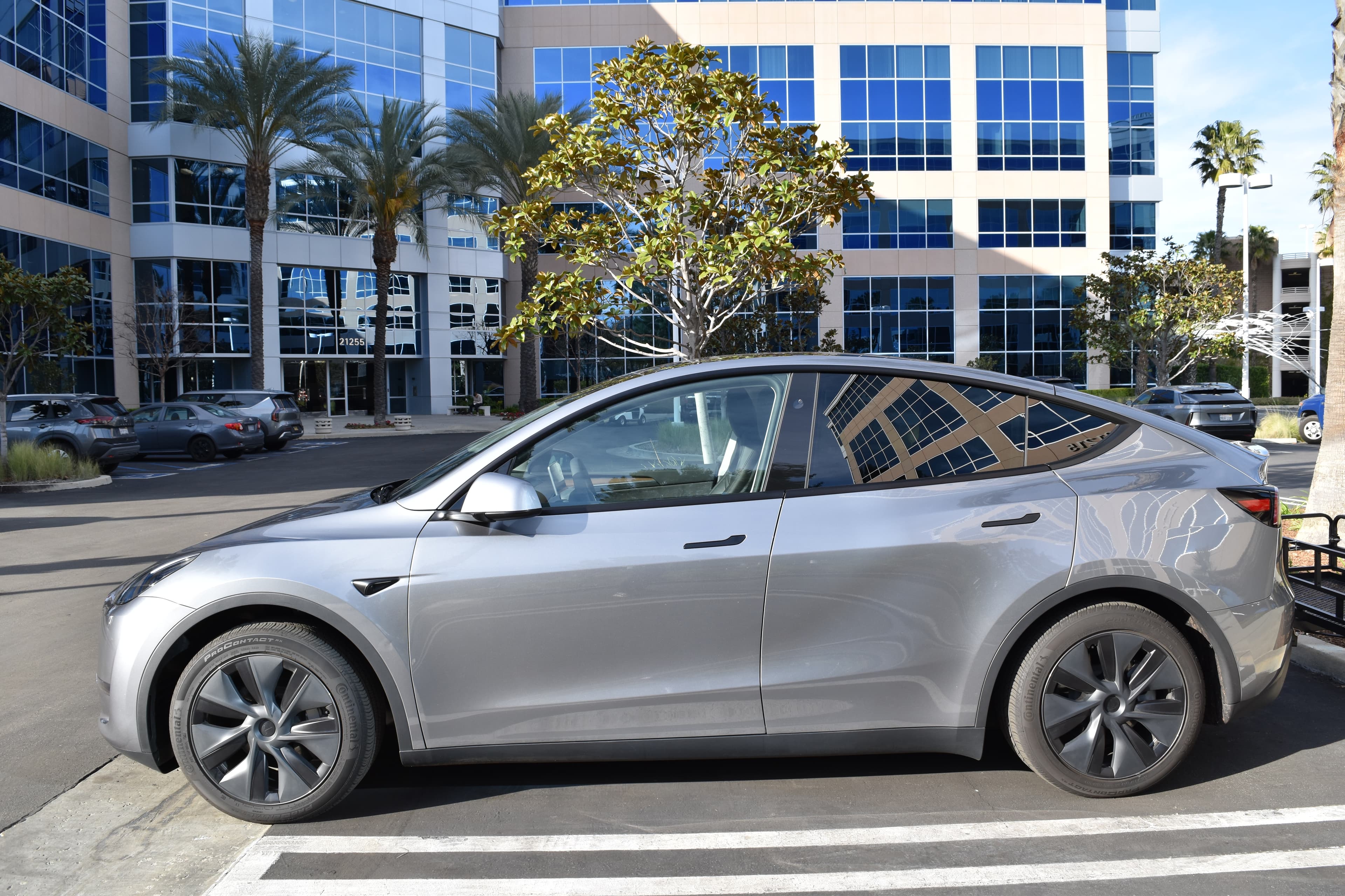 Tesla Model Y thumbnail
